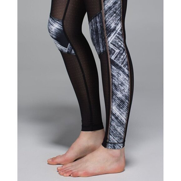 Lululemon Hot To Street Pants Heat Wave White/Black Leggings Size 6 - Picture 7 of 16